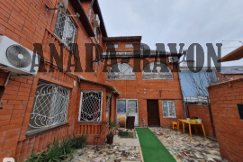 дом на Самбурова в  центре Анапы